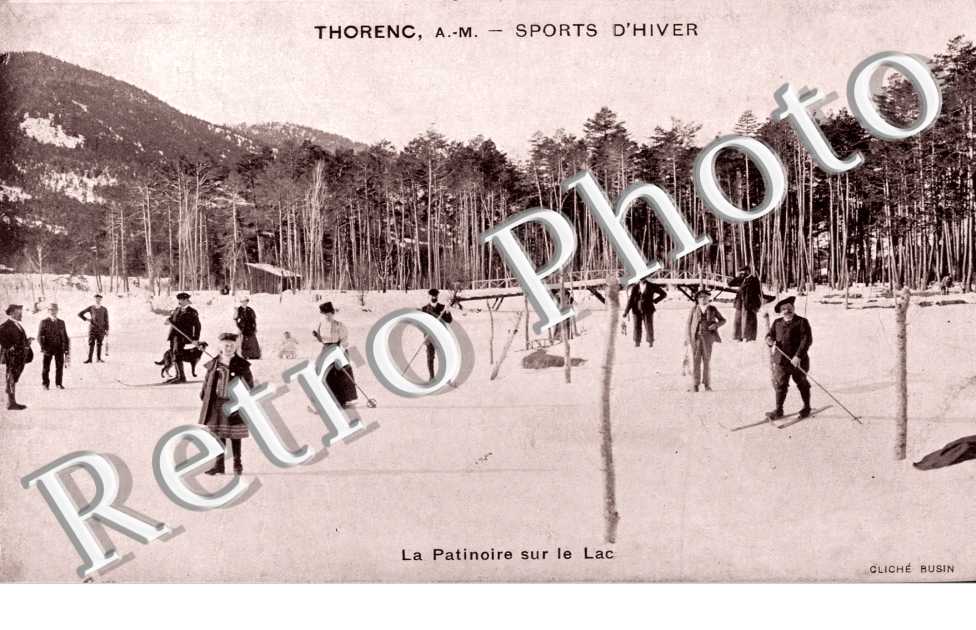 Sports d'hiver - patinoir sur le lac - patinage