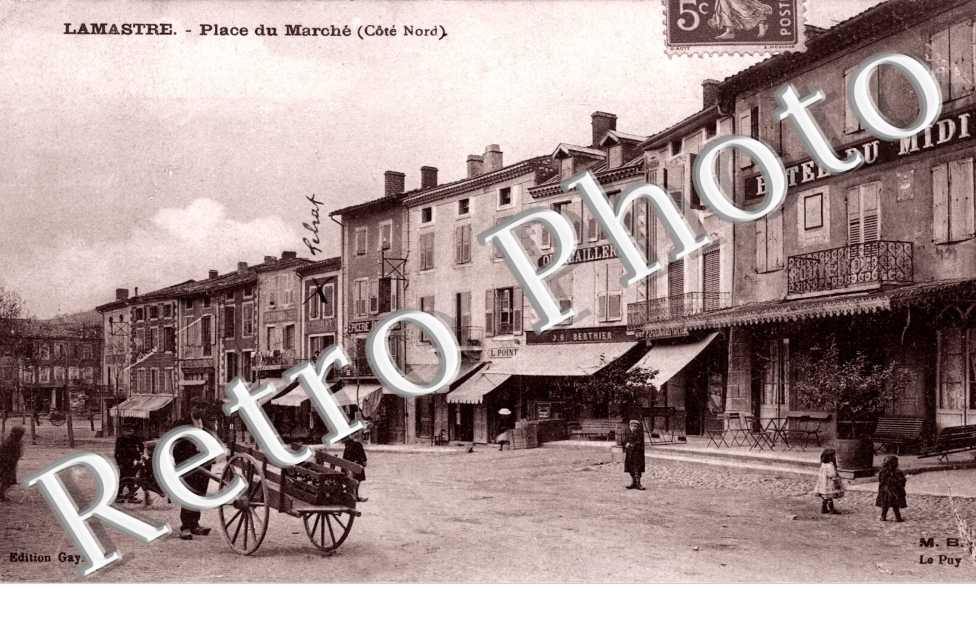 Place du Marche (cote Nord)