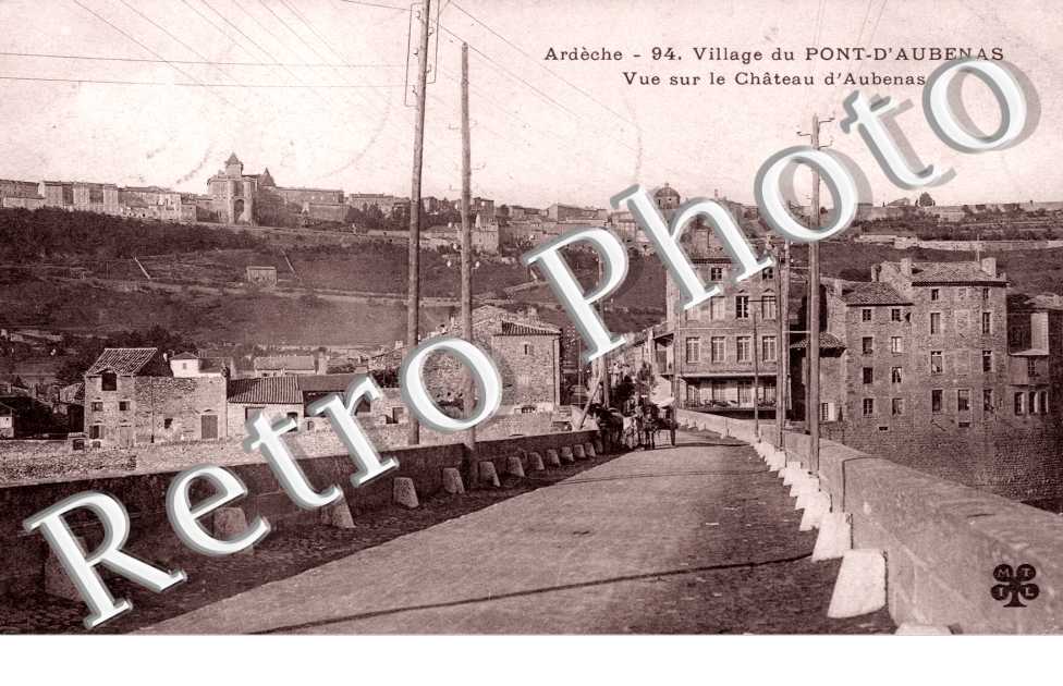 Village - vue sur le chateau