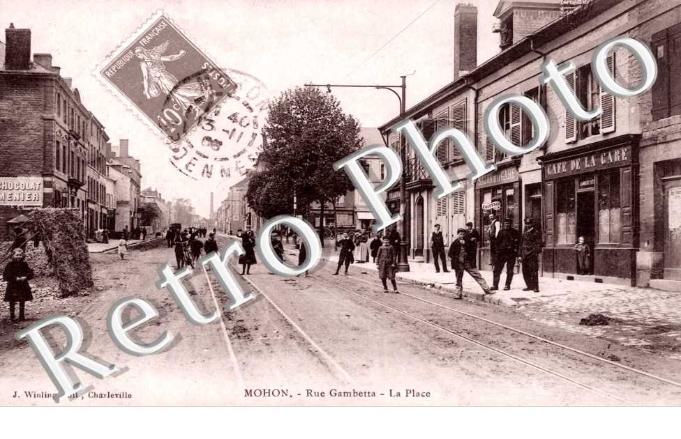 rue Gambetta, la place