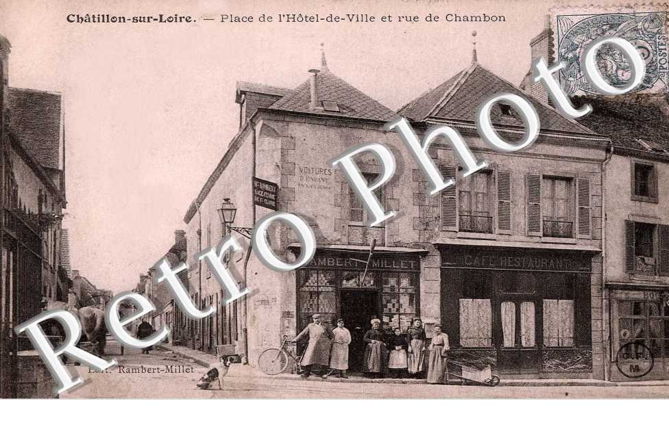 place de l'hotel de ville et rue de Chambon