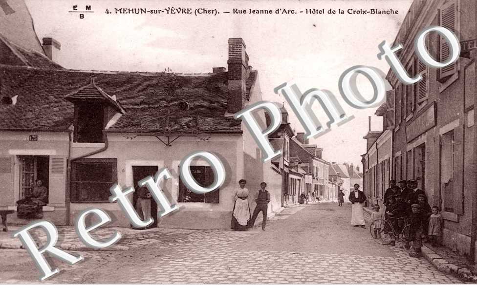 Rue Jeanne d'Arc et Hotel de la Croix Blanche
