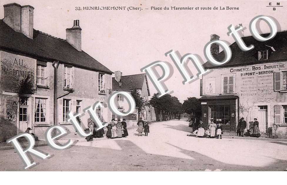 place du maronnier et route de la borne
