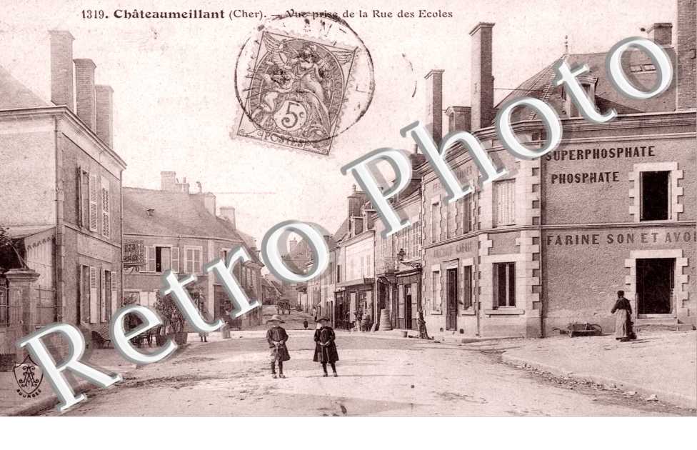 vue prise de la rue des ecoles