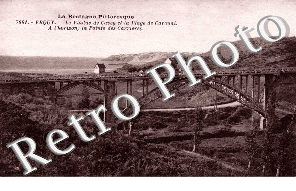 le viaduc de Cavey et la plage de Caroual , a l'horizon la pointe des carrieres