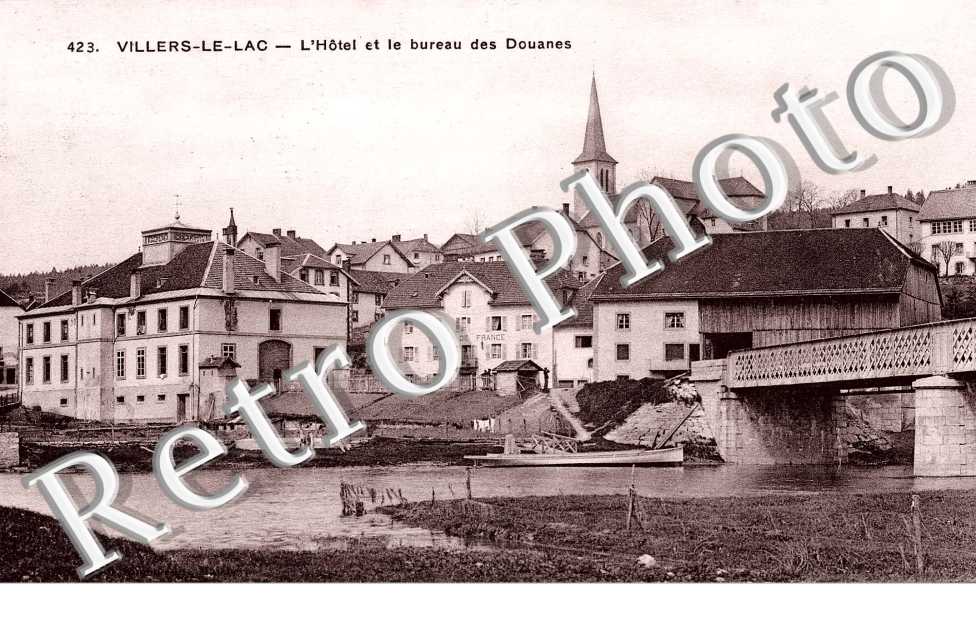 Villers-le-Lac, l'Hotel et le Bureau des Douanes