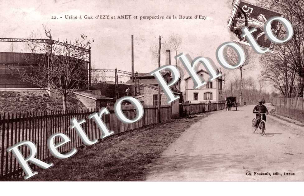 Usine a Gaz d'Ezy et Anet et Perspective de la Route d'Ezy