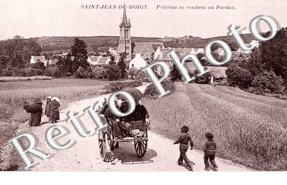 pelerins se rendant au pardon
