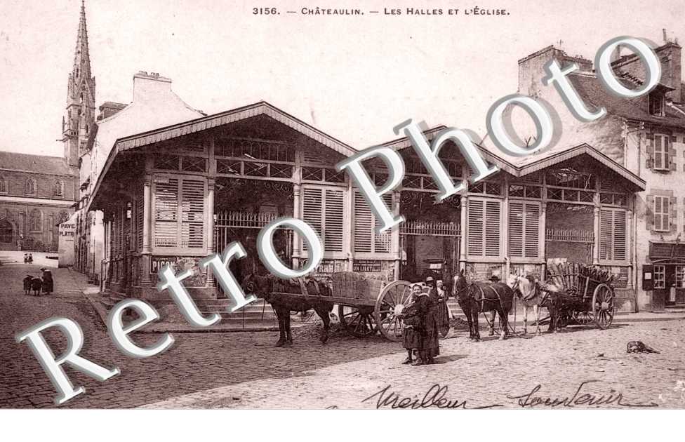 les halles et l'eglise
