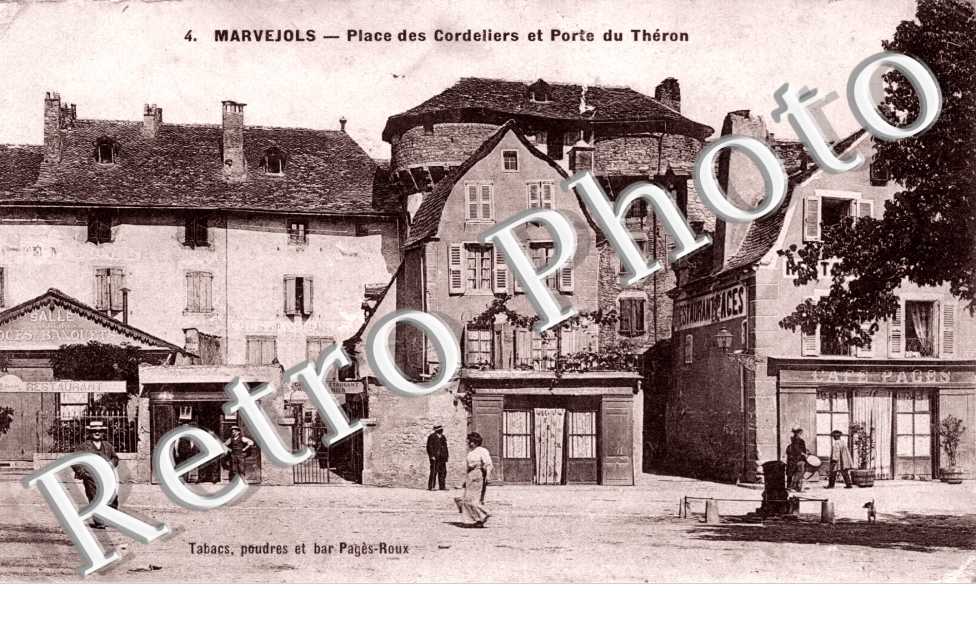 Place des Cordeliers et Porte du Theron