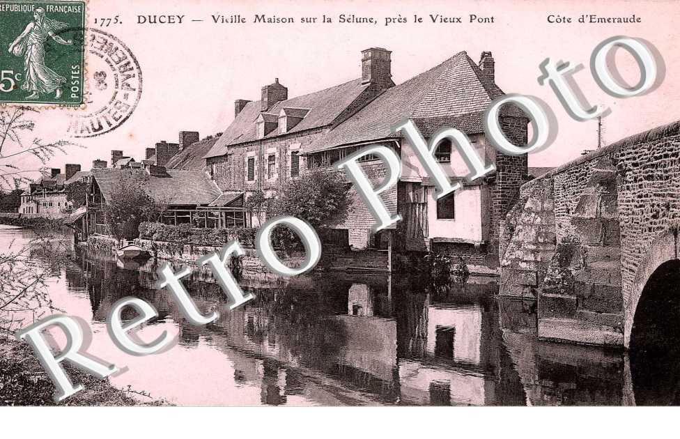 Vieille Maison sur la Selune pres le Vieux Pont