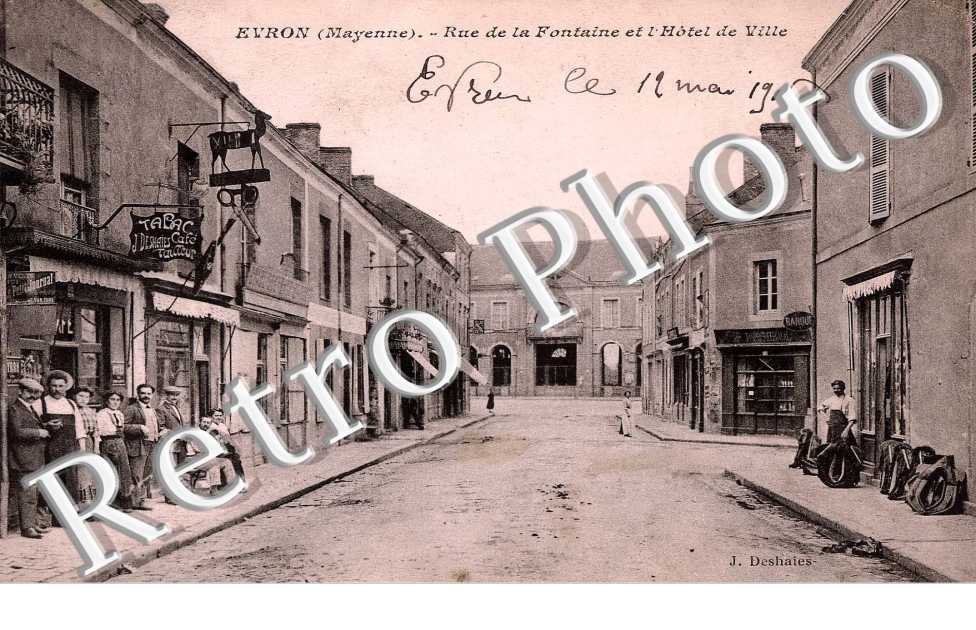 rue de la fontaine et hotel de ville