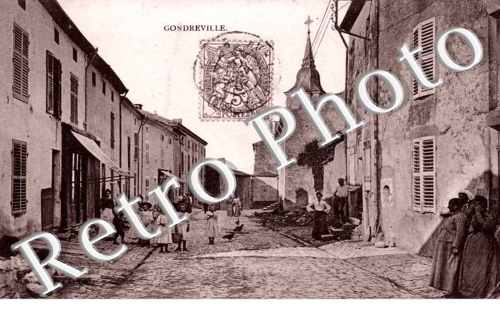 ( une rue )