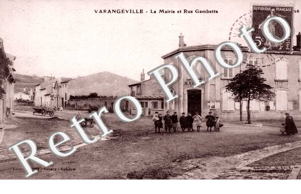 La mairie et rue Gambetta