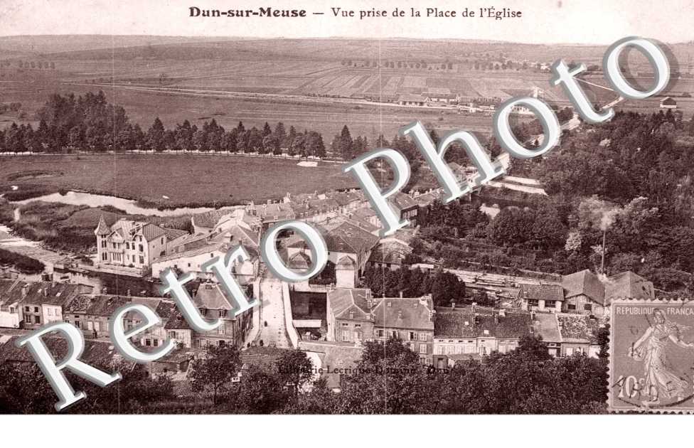 Vue prise de la Place de l'Eglise