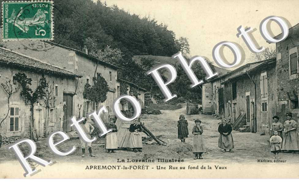 une rue au fond de la vaux