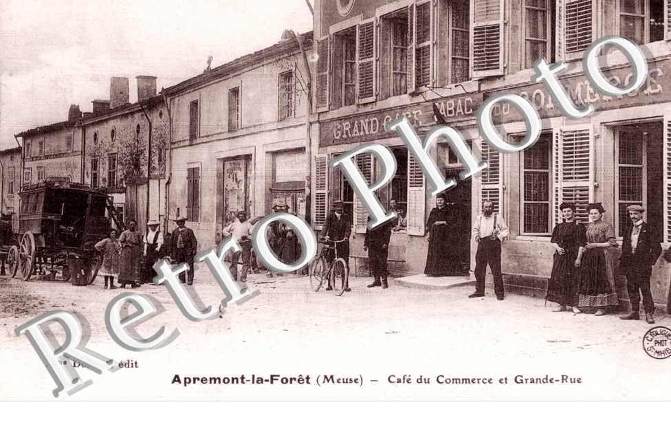Cafe du Commerce et Grande rue