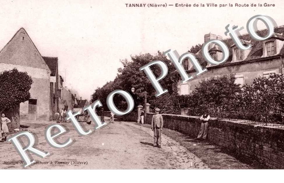 Entree de la ville par route de la gare