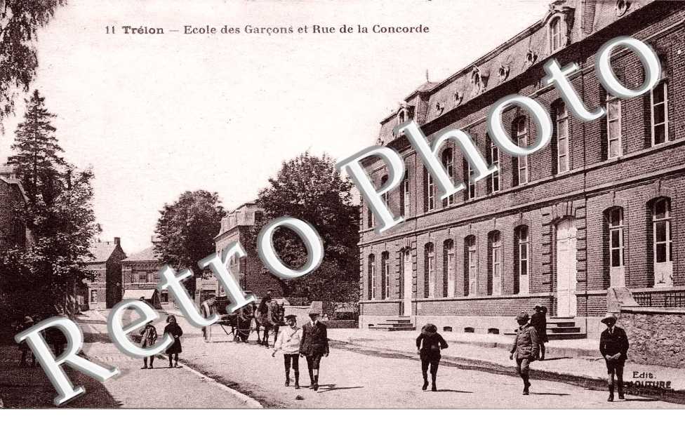 Ecole des Garcons et rue de la Concorde.