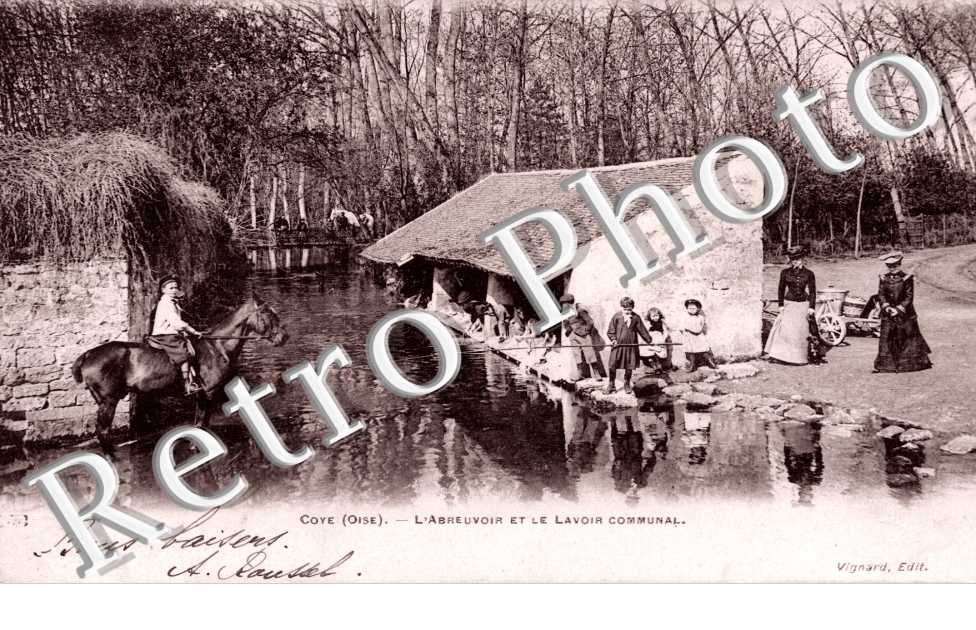 L'abreuvoir et le lavoir communal