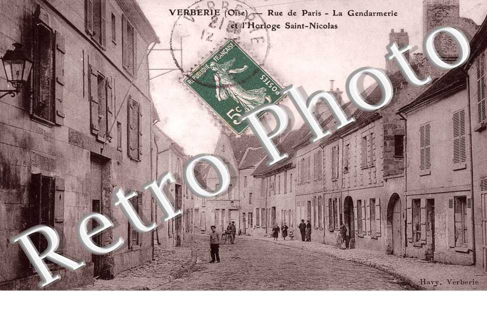 Rue de Paris - La gendarmerie et l'horloge Saint Nicolas