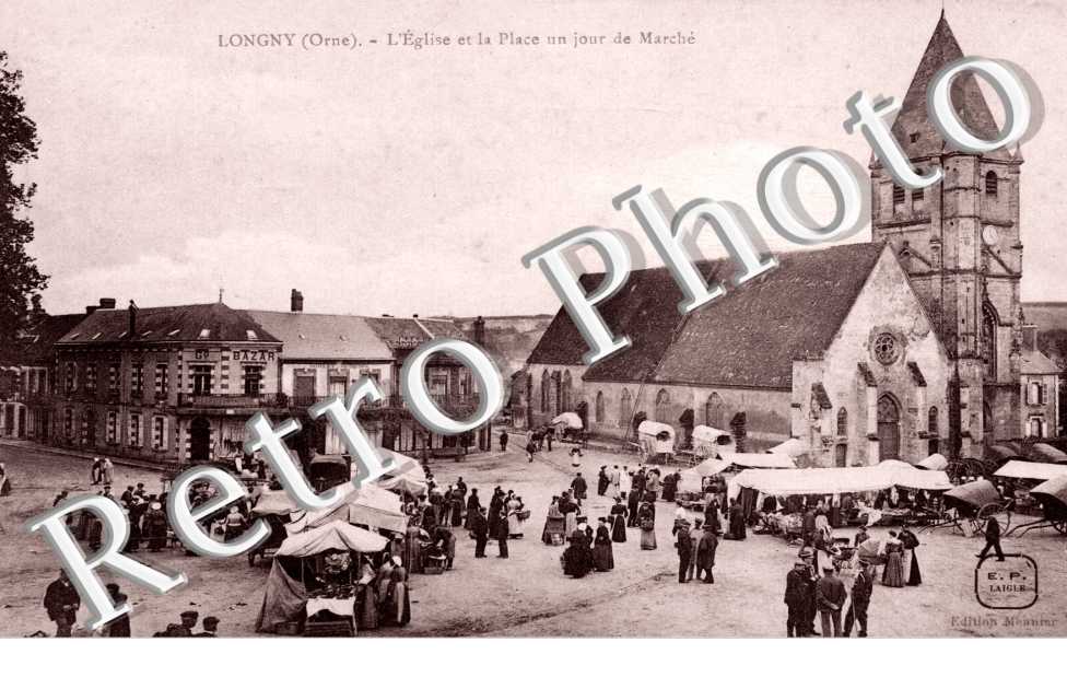 l'eglise et la place un jour de marche