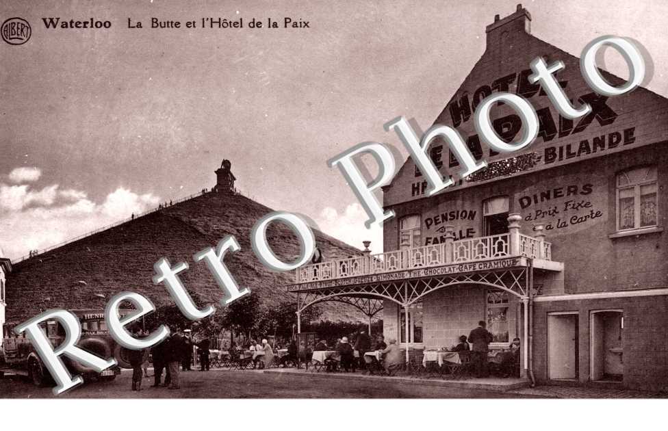 La butte et l'Hotel de la Paix