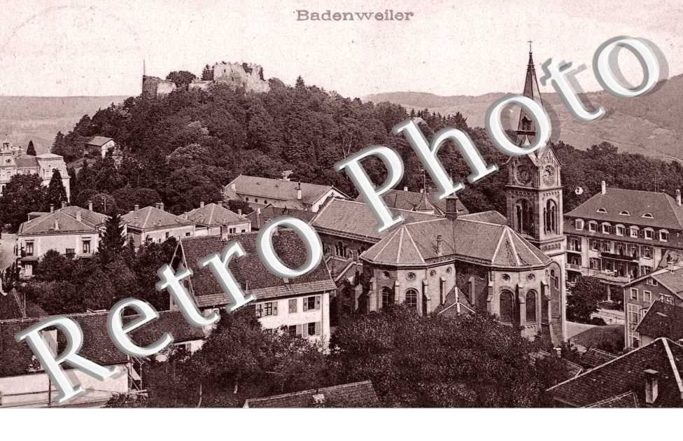 Vue Exterieure et l'Eglise