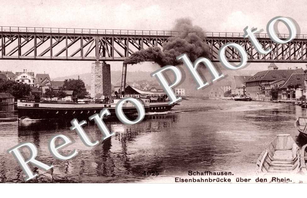  Un Bateau pres des Quais