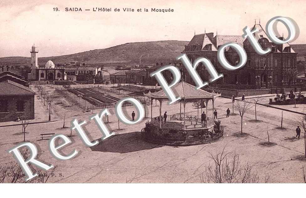 l'hotel de ville et la Mosquee