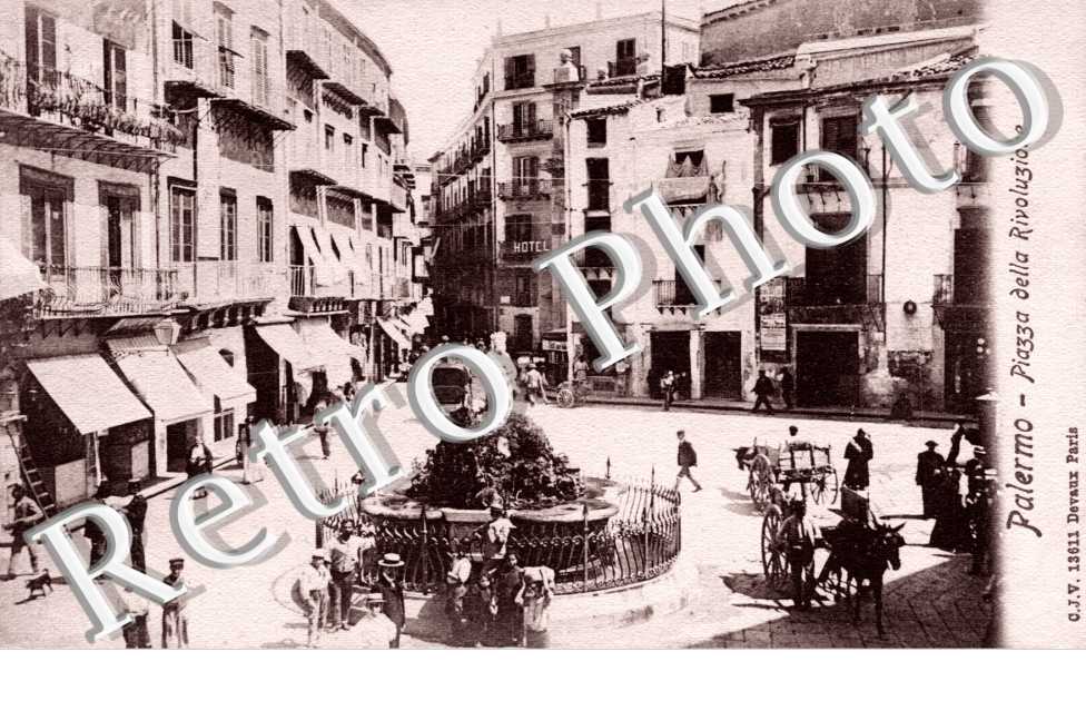 Piazza della Rivoluzione