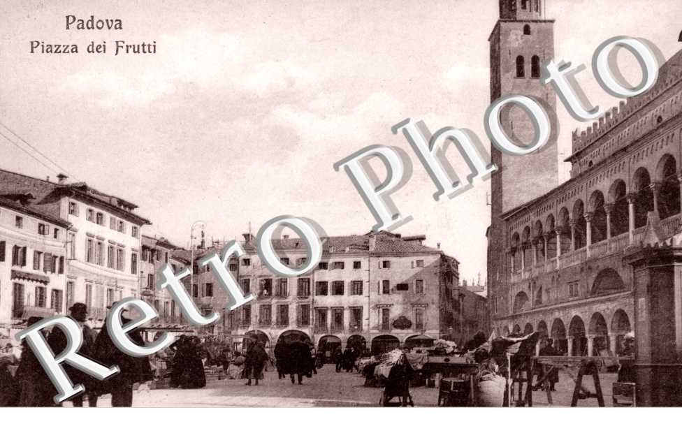Piazza dei Frutti