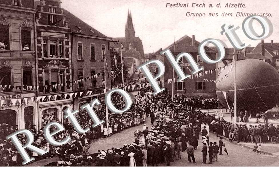 Festival. Gruppe aus dem Blumencorso