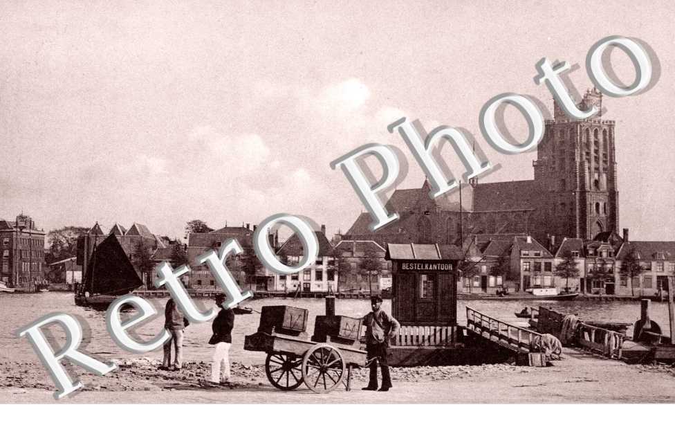 Gezicht op Dordrecht vanaf Zwindrecht