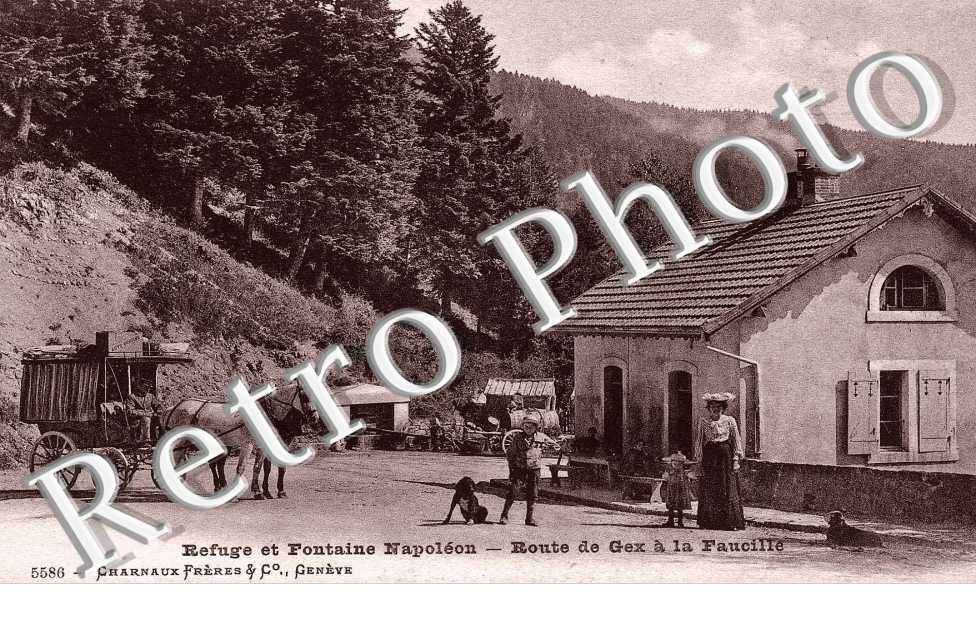 Refuge et fontaine Napoleon - route de Gex a la Faucille