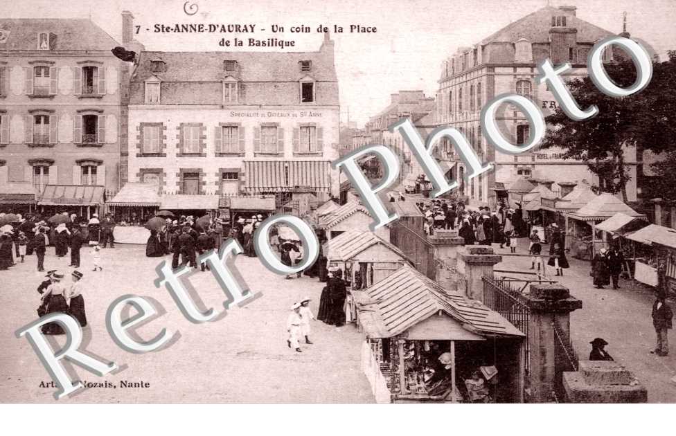 un coin de la place de la basilique