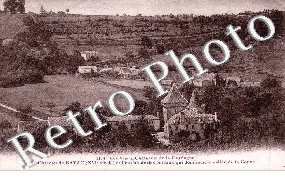 Chateau de Bayac et l'ensemble des coteaux qui dominent la vallee de la Couze