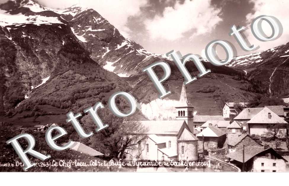 le Chef lieu  Col de la Buffe et pyramide de Taillefer