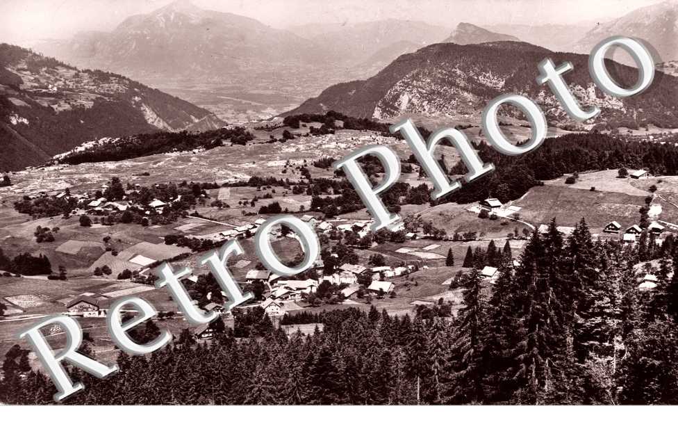 Les Carroz-Ataches Vue generale Le Mole et la vallee de l'Arve