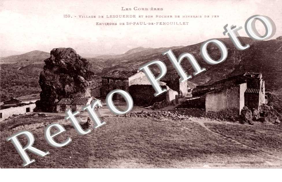 le Village et son rocher de minerai de fer