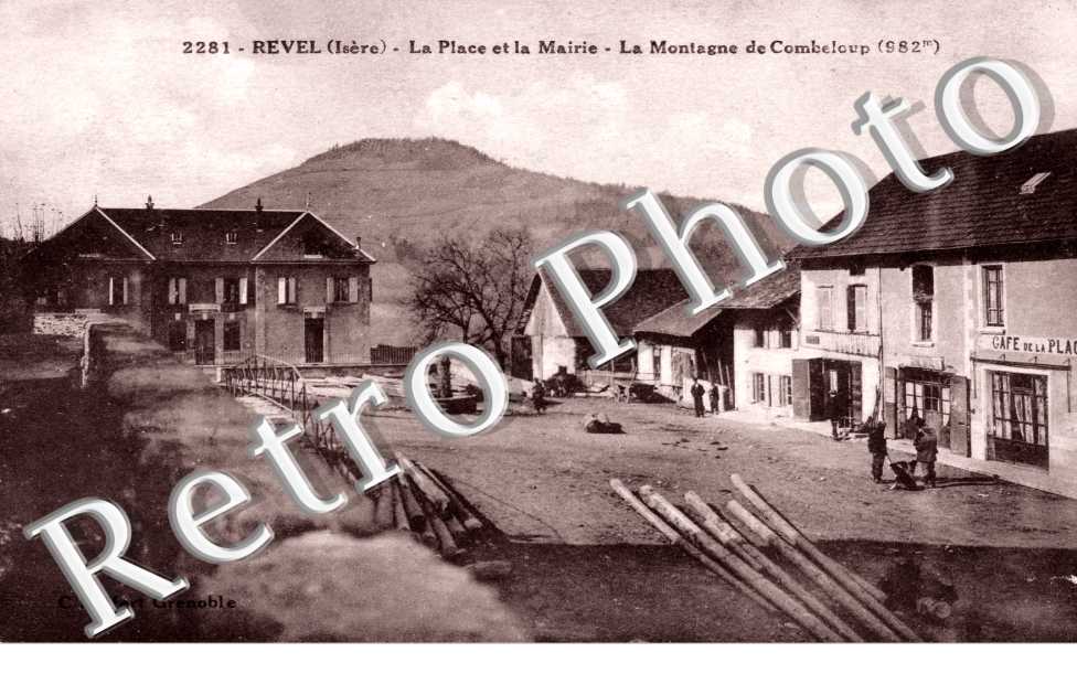 la place et la mairie (1929)