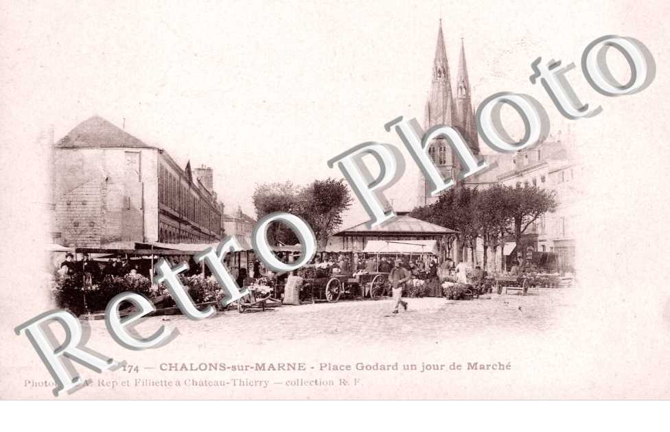 place Godart un jour de marche