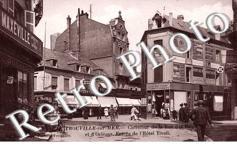Carrefour de la rue des bains et d'Orleans