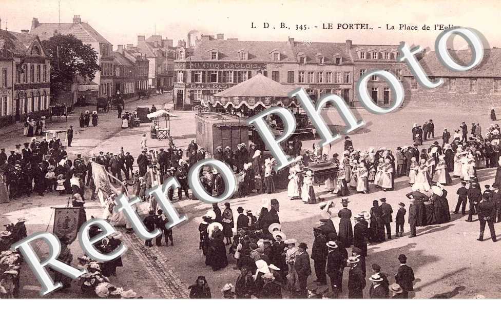 LA PLACE DE L'EGLISE