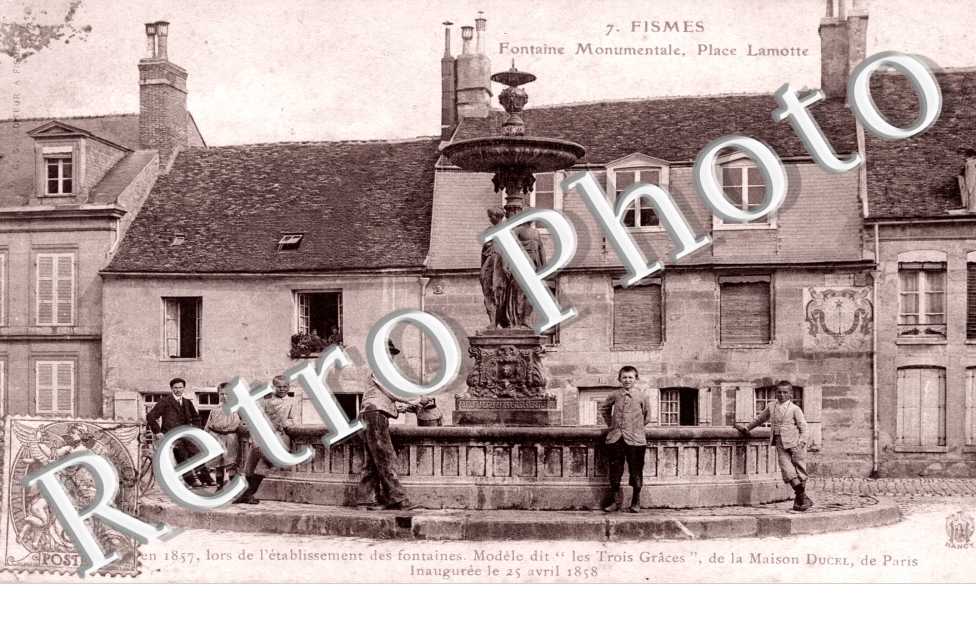 Fontaine monumentale - place Lamotte