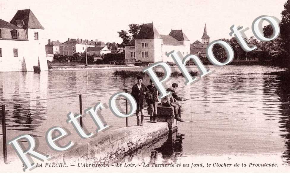 L'abreuvoir - Le Loir - Le clocher de la providence