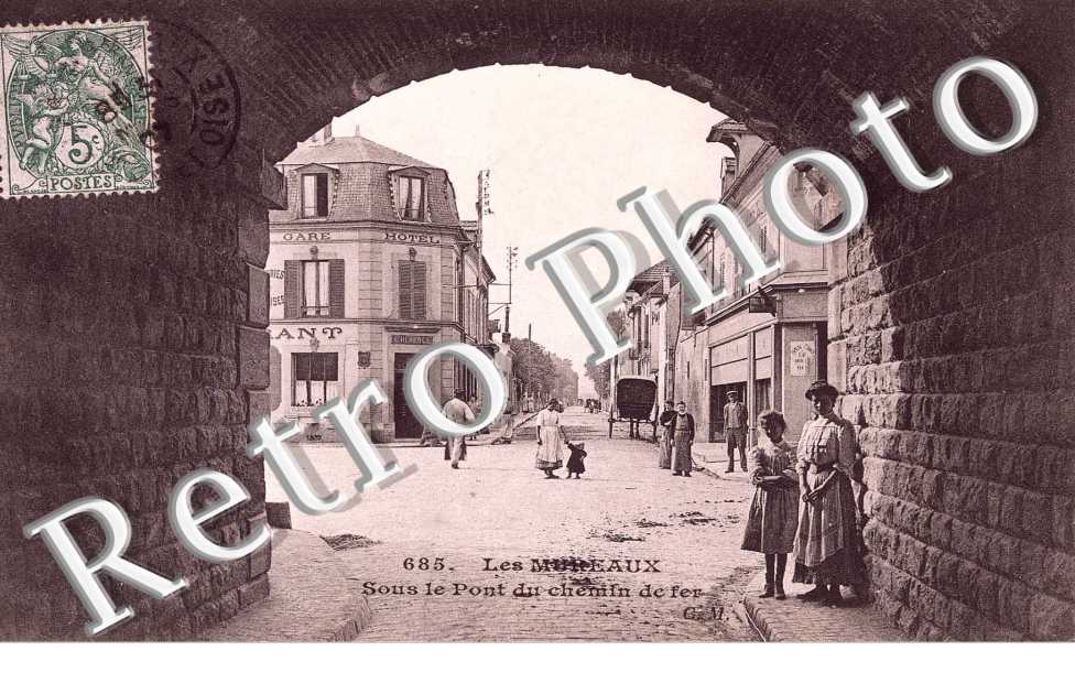 Sous le pont du chemin de fer