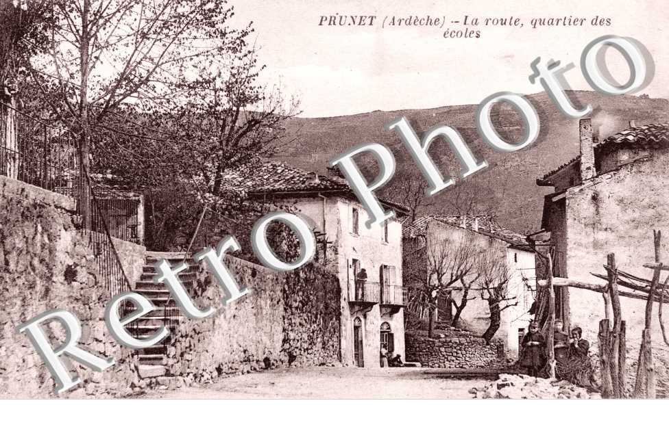 la route, quartier des écoles