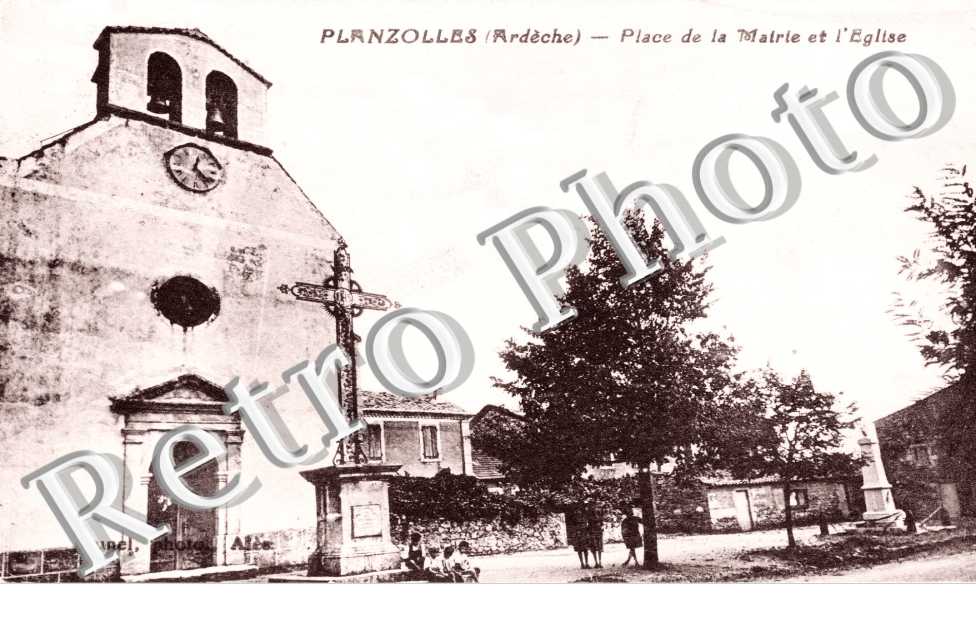 place de la mairie et l'église