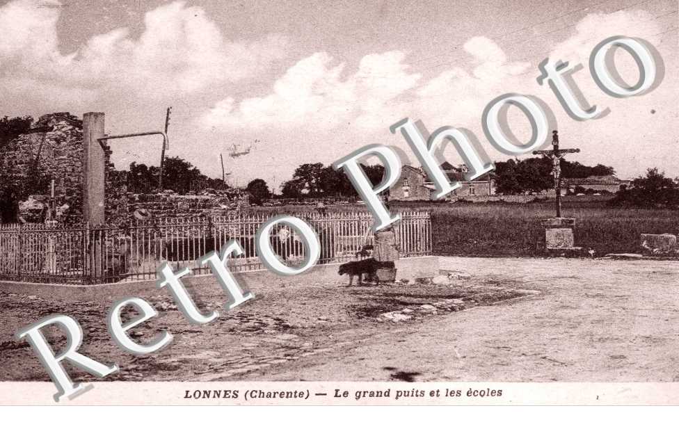 Le grand puits et les ecoles